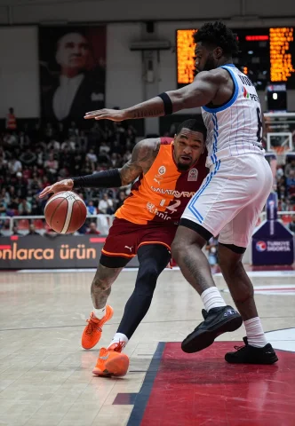 Galatasaray Aliağa Petkimspor'u Zorlu Maçta Geçti