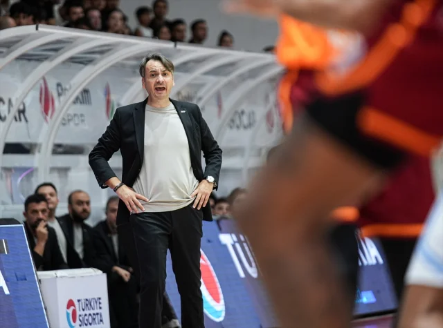 Galatasaray Aliağa Petkimspor'u Zorlu Maçta Geçti