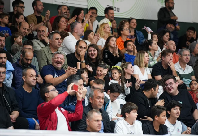 Galatasaray Aliağa Petkimspor'u Zorlu Maçta Geçti