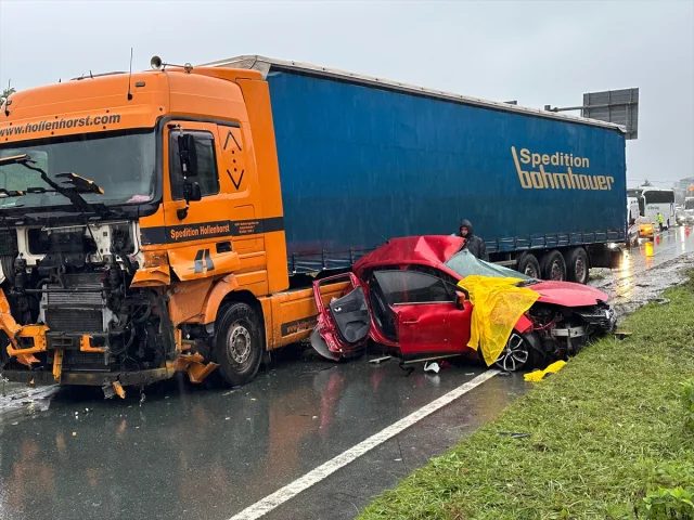 Rize'de İlginç Trafik Kazası Sonrası Üç Can Kaybı: Detaylar Ortaya Çıkıyor