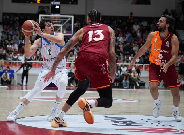 Galatasaray Aliağa Petkimspor'u Zorlu Maçta Geçti
