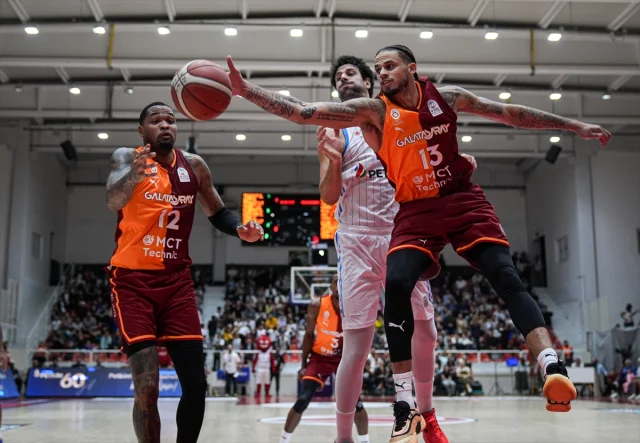 Galatasaray Aliağa Petkimspor'u Zorlu Maçta Geçti