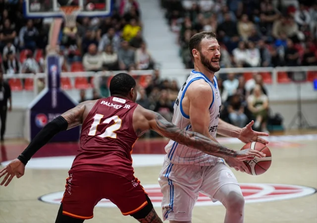 Galatasaray Aliağa Petkimspor'u Zorlu Maçta Geçti