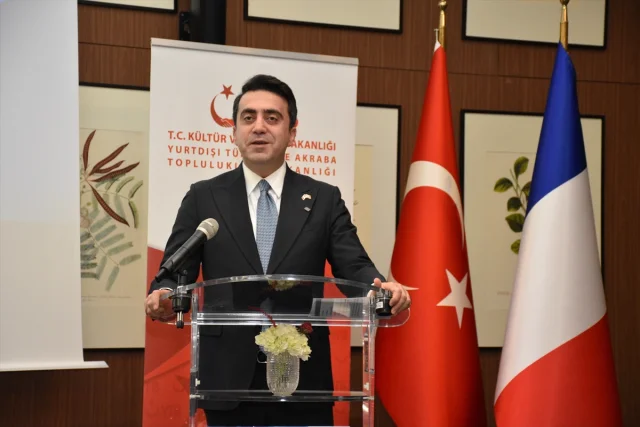 YTB Fransa'da Türk Diasporasının 60 Yıllık Yolculuğunu Kutladı