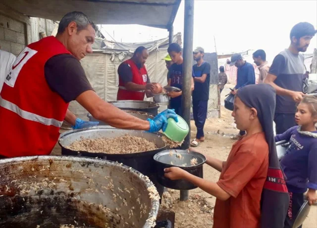 Türk Kızılayı Gazze'de Ateşkes Sonrası Yardımlarıyla Umut Oluyor