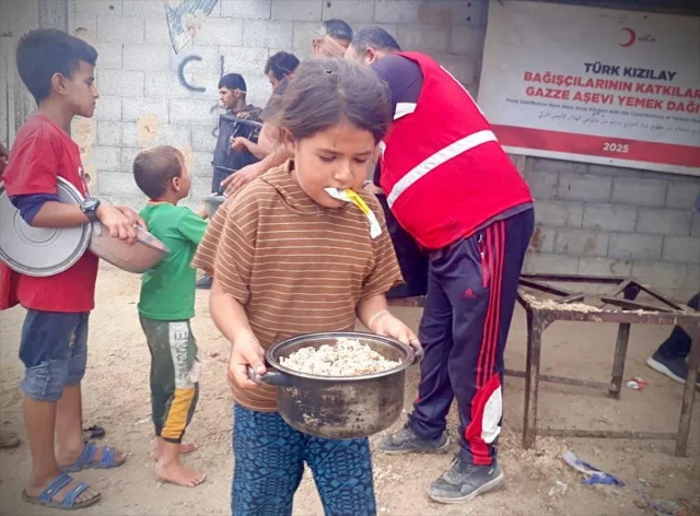 Türk Kızılayı Gazze'de Ateşkes Sonrası Yardımlarıyla Umut Oluyor