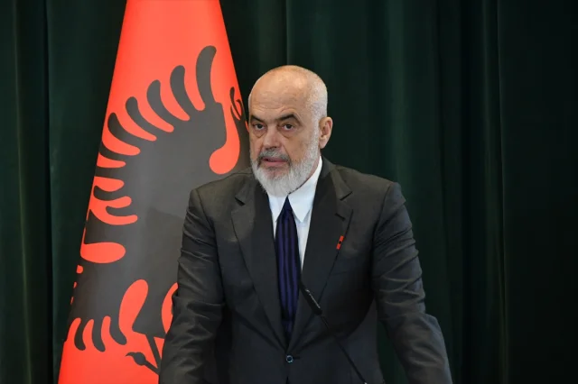 AB Komisyonu Başkanı Von der Leyen Arnavutluk'un Üyelik Sürecini Destekliyor