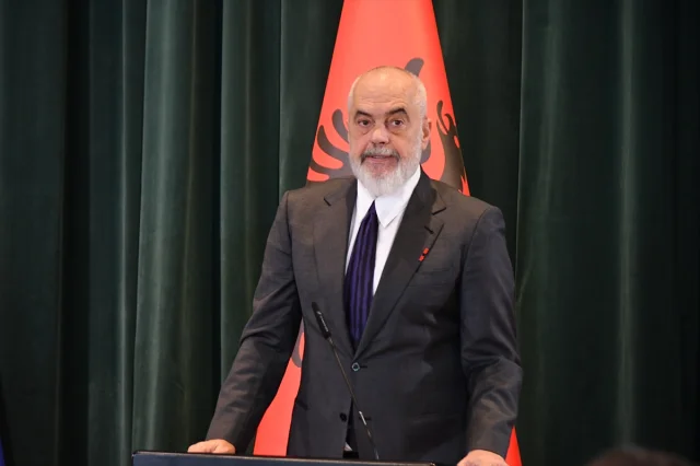 AB Komisyonu Başkanı Von der Leyen Arnavutluk'un Üyelik Sürecini Destekliyor