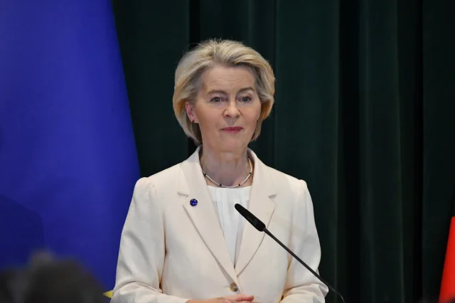 AB Komisyonu Başkanı Von der Leyen Arnavutluk'un Üyelik Sürecini Destekliyor