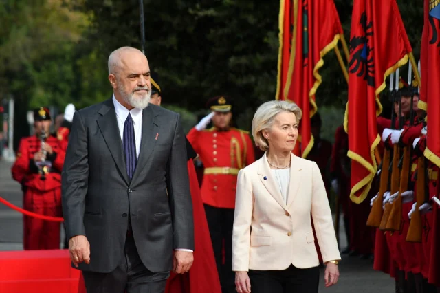 AB Komisyonu Başkanı Von der Leyen Arnavutluk'un Üyelik Sürecini Destekliyor