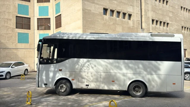 Bursa'da Büyük Rüşvet Operasyonu: Eski Belediye Başkanı ve 14 Kişi Tutuklandı