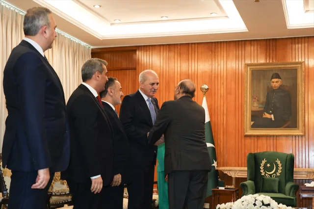 Numan Kurtulmuş Pakistan Cumhurbaşkanı ile Tarihi Buluşmada Bir Araya Geldi