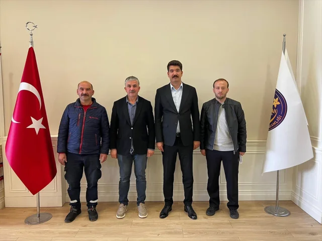 Kaymakam Tuncer Futbol Sahasına İniyor Korgan Belediyespor i...