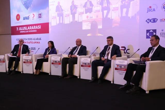 Elazığ'da Dirençlilik Kongresi'nde Çarpıcı Tartışmalar
