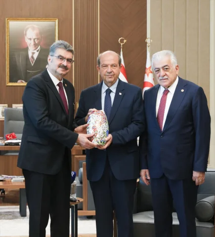 KKTC'den Güçlü Diplomatik Adım: Tatar, Üç Ülkenin Dostluk Gruplarını Ağırladı