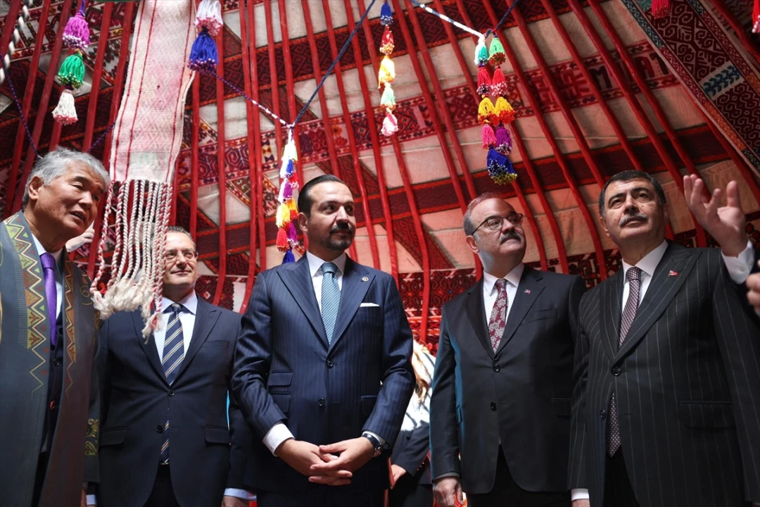 Kürşad Zorlu'dan Türk Dünyasına Yönelik Büyük Çağrı