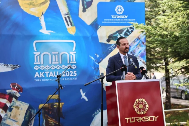 Kürşad Zorlu'dan Türk Dünyasına Yönelik Büyük Çağrı