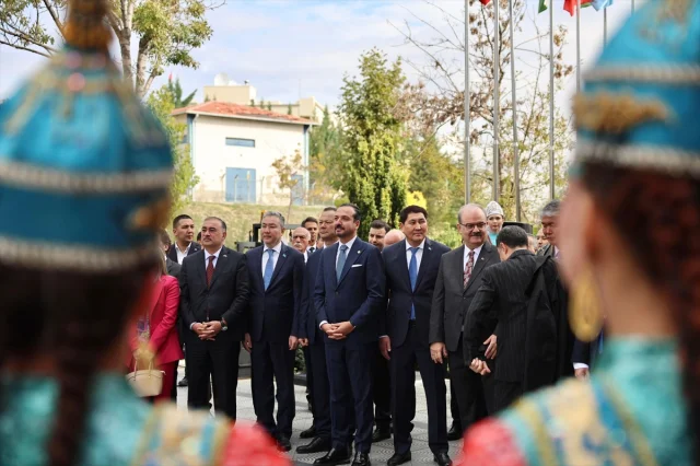 Kürşad Zorlu'dan Türk Dünyasına Yönelik Büyük Çağrı