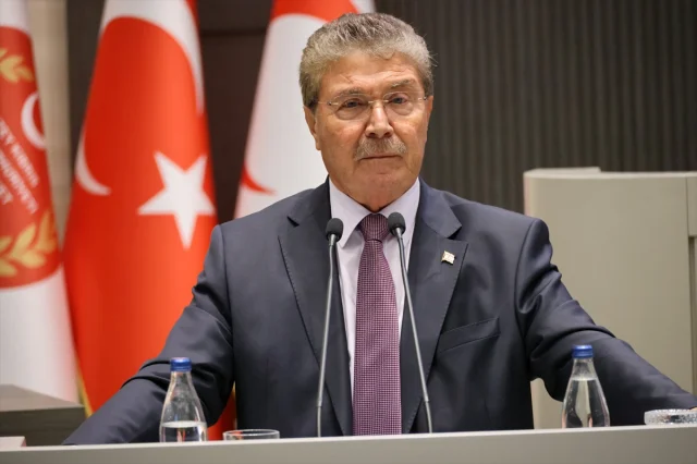 Kıbrıs'ta İki Devletli Çözüm Kararı: Çalkantılı Süreç Nasıl Şekillenecek