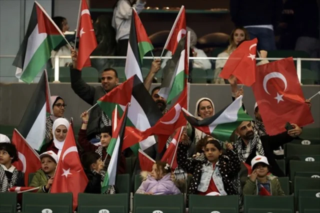 Filistinli Çocuklar Türkiye-Gürcistan Maçı Heyecanını Yaşıyor