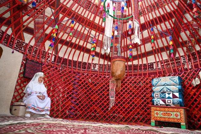 Kazak Yurt Çadırı Ankara'da Büyüleyici Törenle Açıldı