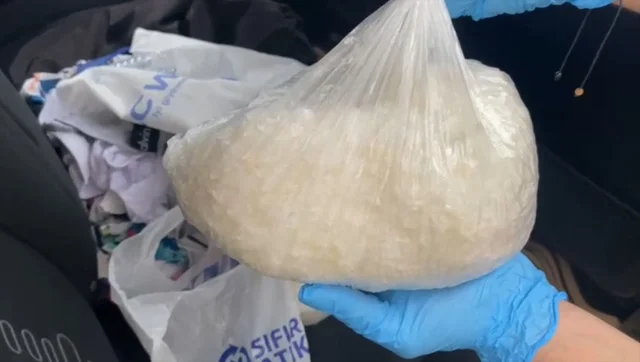 Samsun'da polis takibinde ele geçirilen yüklü miktarda uyuşturucu