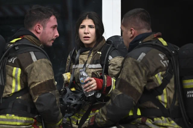 Ankara'da Sanayi Sitesinde Korkutan Yangın Söndürüldü