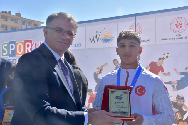 Spor Van Projesi Gençlere Umut Aşılıyor