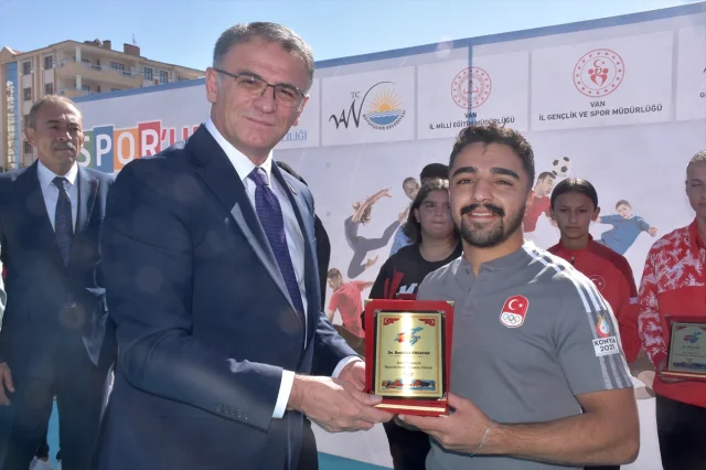 Spor Van Projesi Gençlere Umut Aşılıyor