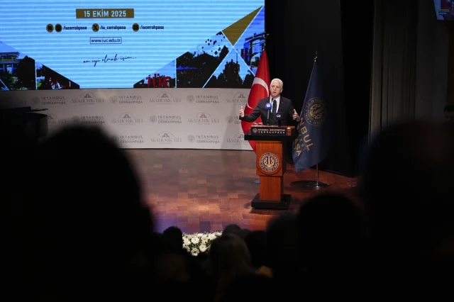 Vali Davut Gül İstanbul Üniversitesi-Cerrahpaşa'da Gazze Sergisi Açılışına Katıldı