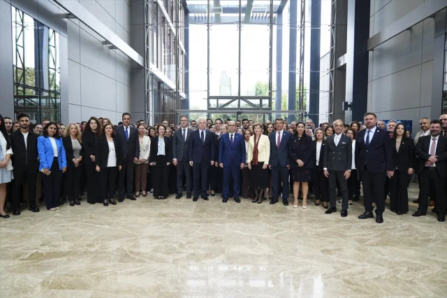 Vali Davut Gül İstanbul Üniversitesi-Cerrahpaşa'da Gazze Sergisi Açılışına Katıldı