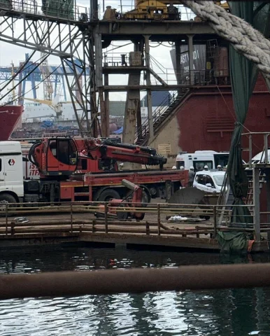 Tuzla Tersanesinde Patlama Krizi: 1 İşçi Hayatını Kaybetti