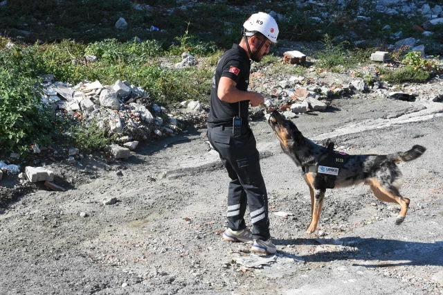 Samsun'da Gerçekçi Deprem Tatbikatı Göz Kamaştırdı