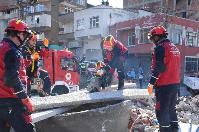Samsun'da Gerçekçi Deprem Tatbikatı Göz Kamaştırdı