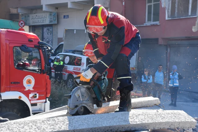 Samsun'da Gerçekçi Deprem Tatbikatı Göz Kamaştırdı