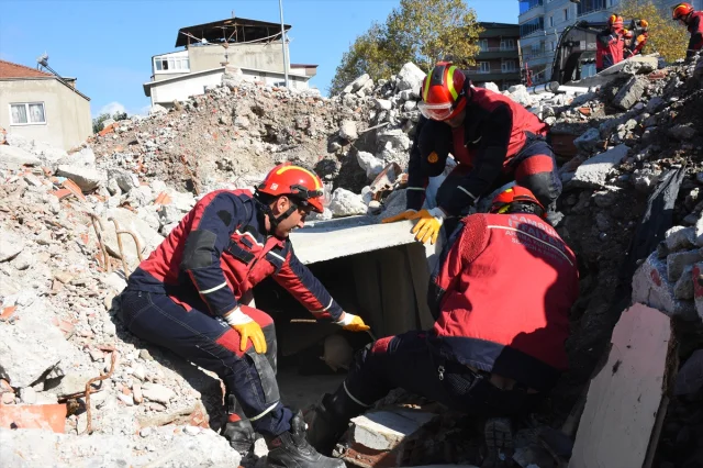 Samsun'da Gerçekçi Deprem Tatbikatı Göz Kamaştırdı