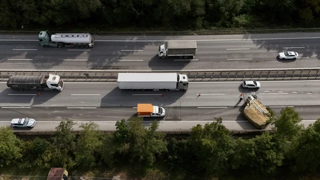 Anadolu Otoyolu'nda Kamyonet Kazası Trafiği Felç Etti