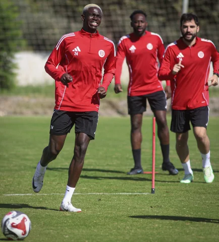 Antalyaspor'da Gaziantep Deplasmanı Öncesi Keyifler Yerinde