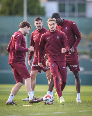 Trabzonspor'un Zirve Yolculuğunda Kritik Rizespor Mücadelesi