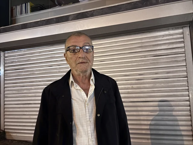 İzmir'de Dehşet Anları Freni Boşalan Kamyon Eve Çarptı