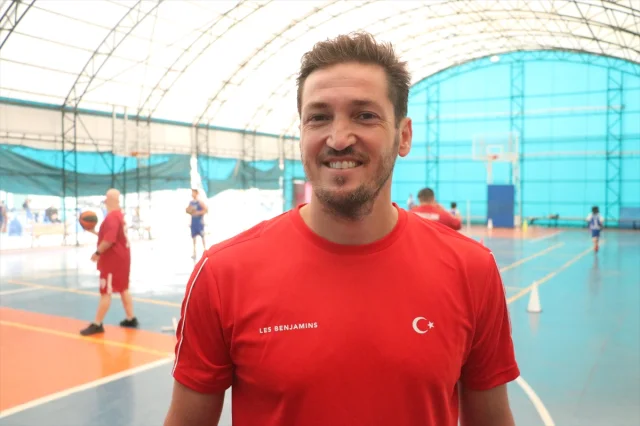 Tekirdağ'da basketbol sahasında bir araya gelen özel bireyler güçleniyor