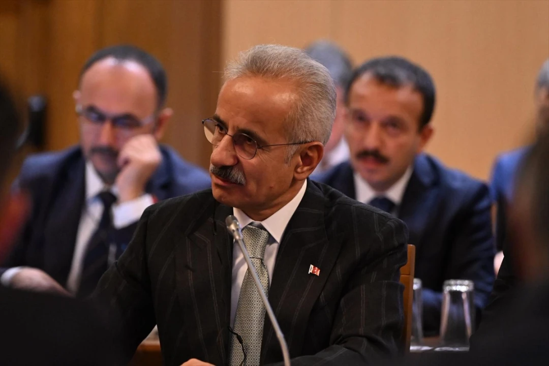 Bakan Uraloğlu'ndan Güneydoğu Avrupa'da Stratejik Ulaştırma Vurgusu