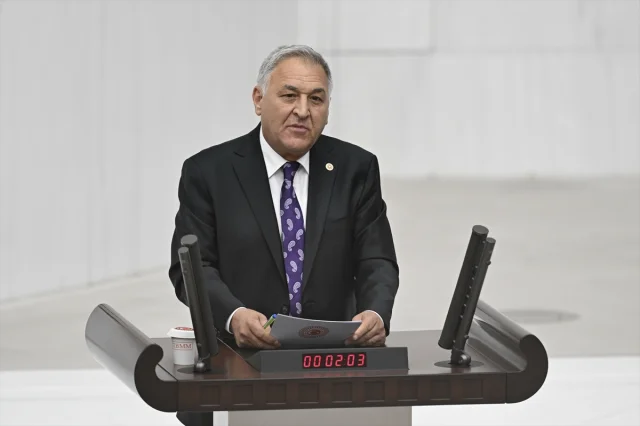 TBMM Genel Kurulunda Gergin Anlar Milletvekilleri Arasında Tartışma Çıktı