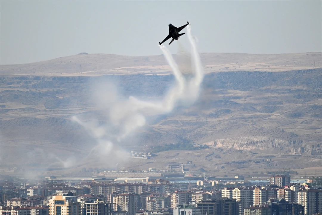 Kayseri Semaları SOLOTÜRK Gösterisine Ev Sahipliği Yapıyor
