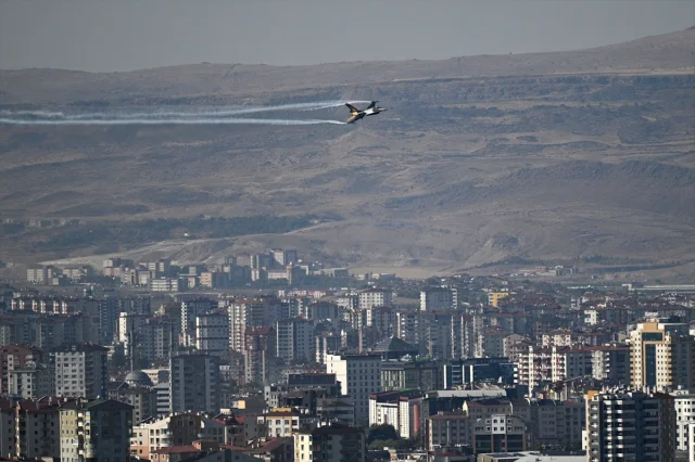 Kayseri Semaları SOLOTÜRK Gösterisine Ev Sahipliği Yapıyor