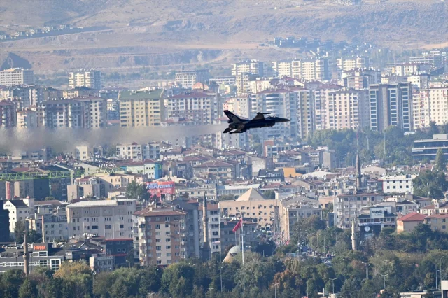Kayseri Semaları SOLOTÜRK Gösterisine Ev Sahipliği Yapıyor