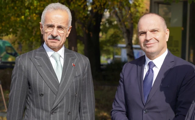 Türk Ulaştırma Bakanı Bulgaristan'da Kritik Konferansta Harekete Geçti