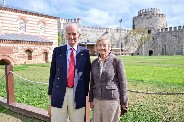 Kont Nikolai Tolstoy'un İstanbul Gezisi: Tarihin İzinde Bir...