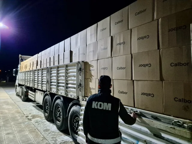 Kırşehir'de Kaçak Makaron Operasyonu Dikkat Çekti