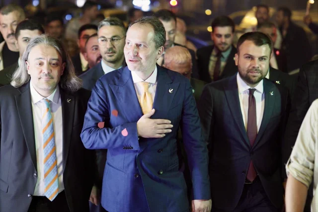 Fatih Erbakan İzmir'de Coşkulu Bir Konuşma Yaptı